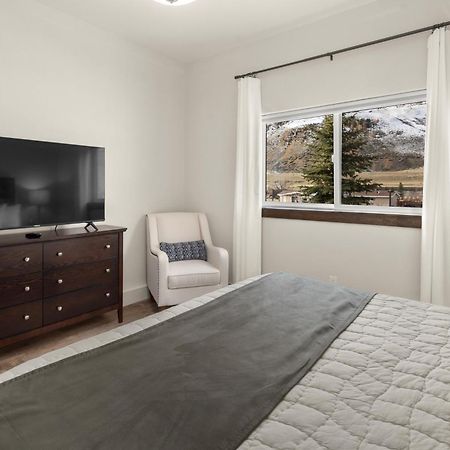 Yellowstone Hot Springs Resort Gardiner Dış mekan fotoğraf
